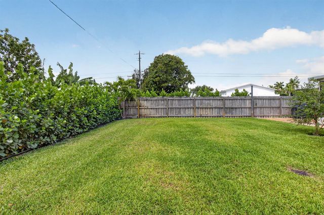 468 W Ocean Avenue, Boynton Beach, FL 33435