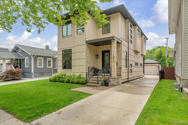 1520 Bennaville Avenue, Birmingham, MI 48009