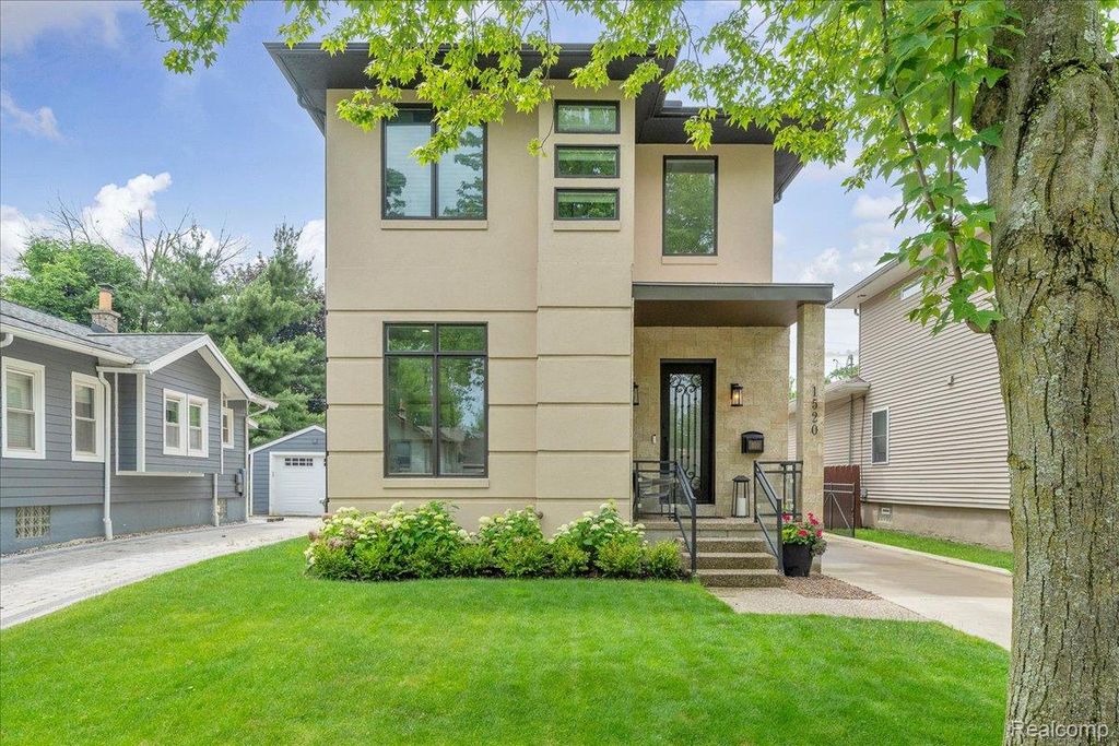 1520 Bennaville Avenue, Birmingham, MI 48009