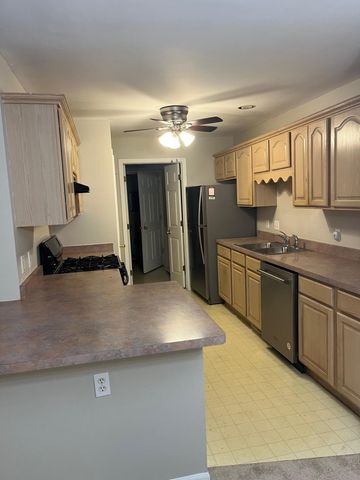 772 Hidden Oak Trail 1b, Hobart, IN 46342