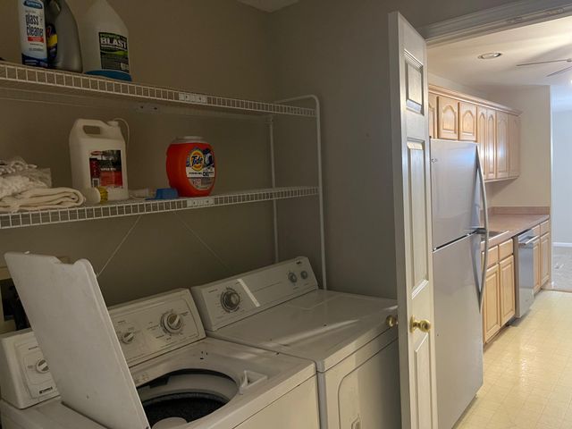 772 Hidden Oak Trail 1b, Hobart, IN 46342