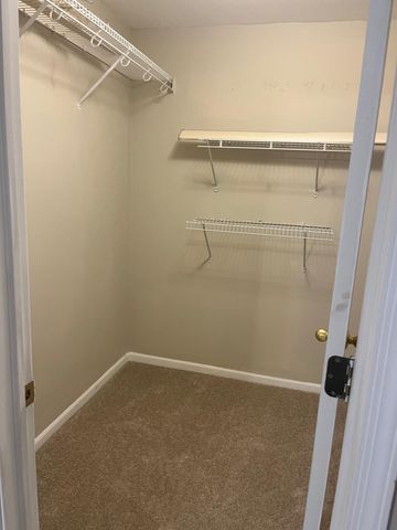 772 Hidden Oak Trail 1b, Hobart, IN 46342