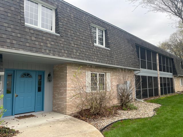 772 Hidden Oak Trail 1b, Hobart, IN 46342