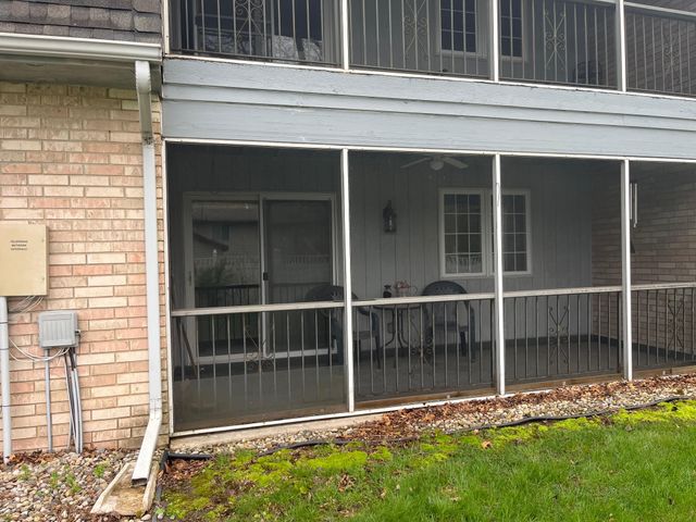 772 Hidden Oak Trail 1b, Hobart, IN 46342