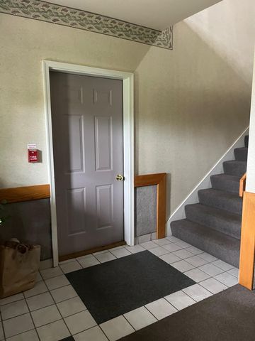772 Hidden Oak Trail 1b, Hobart, IN 46342