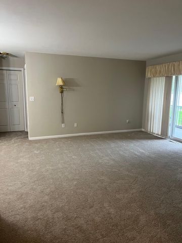 772 Hidden Oak Trail 1b, Hobart, IN 46342