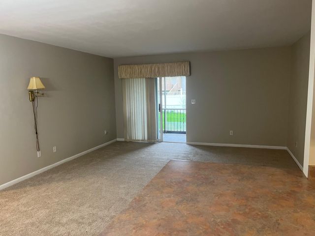 772 Hidden Oak Trail 1b, Hobart, IN 46342