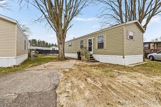 224 S Kenbrook Street Se, City Of Grand Rapids, MI 49548