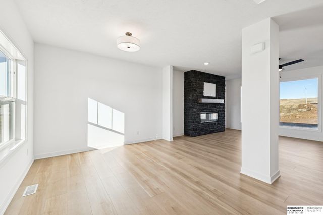 18322 Schirra Street, Gretna, NE 68028