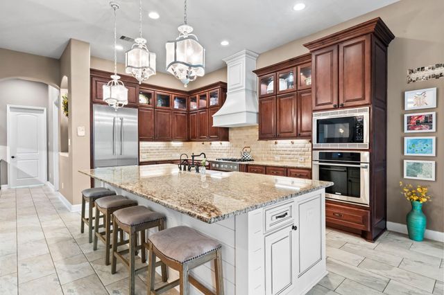 8935 Wandering Willow Drive, Richmond, TX 77406