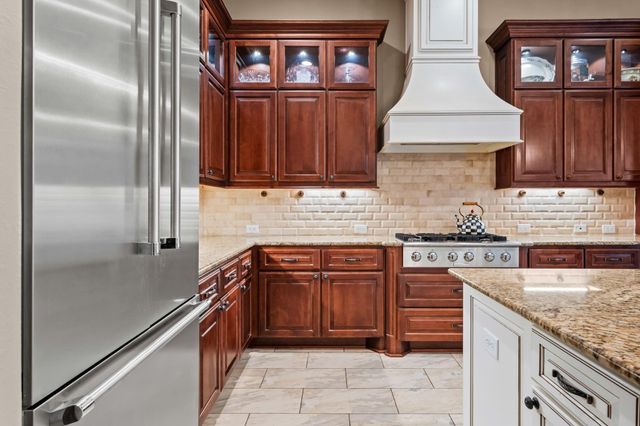 8935 Wandering Willow Drive, Richmond, TX 77406