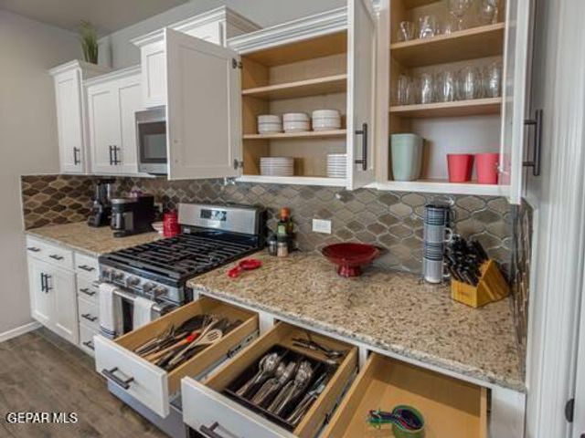 1130 Gaitan Drive, Horizon City, TX 79928