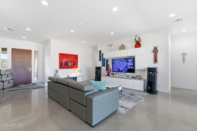 39029 N Courage Court, Anthem, AZ 85086