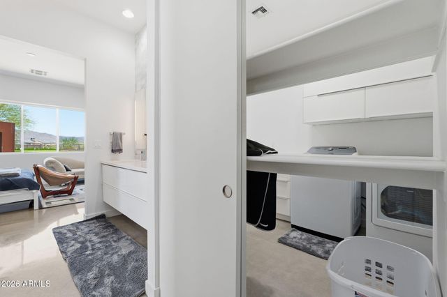 39029 N Courage Court, Anthem, AZ 85086