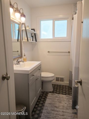 23 Partridge Lane, Bayville, NJ 08721