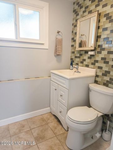 23 Partridge Lane, Bayville, NJ 08721