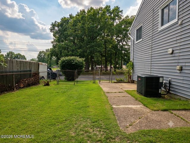 23 Partridge Lane, Bayville, NJ 08721
