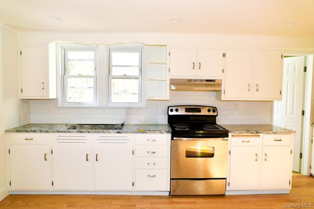 171 Stoneleigh Avenue A, Carmel, NY 10512