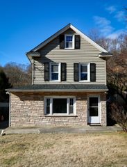 171 Stoneleigh Avenue A, Carmel, NY 10512