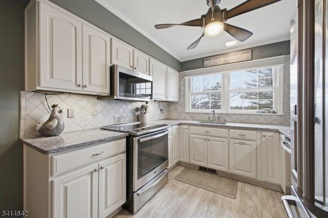 41 Purple Martin Dr, Allamuchy Twp., NJ 07840