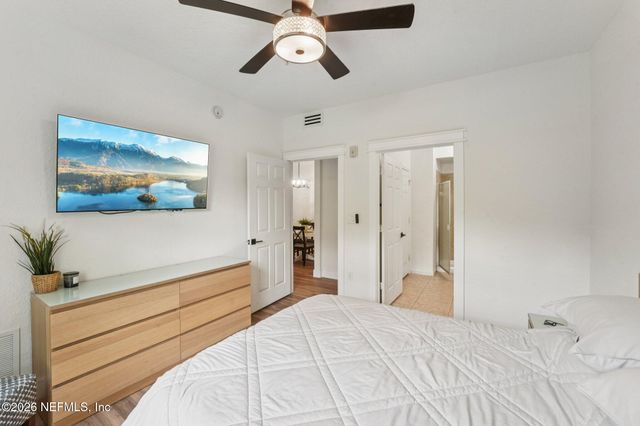 8539 GATE Parkway W 412, Jacksonville, FL 32216