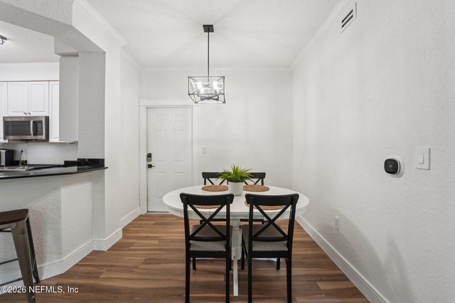 8539 GATE Parkway W 412, Jacksonville, FL 32216