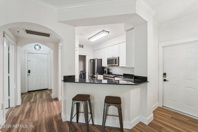 8539 GATE Parkway W 412, Jacksonville, FL 32216