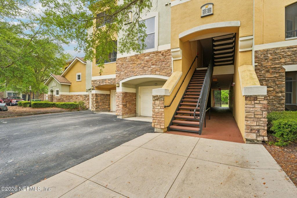 8539 GATE Parkway W 412, Jacksonville, FL 32216