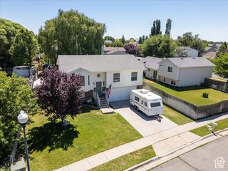 2447 W 2000 N, Clinton, UT 84015