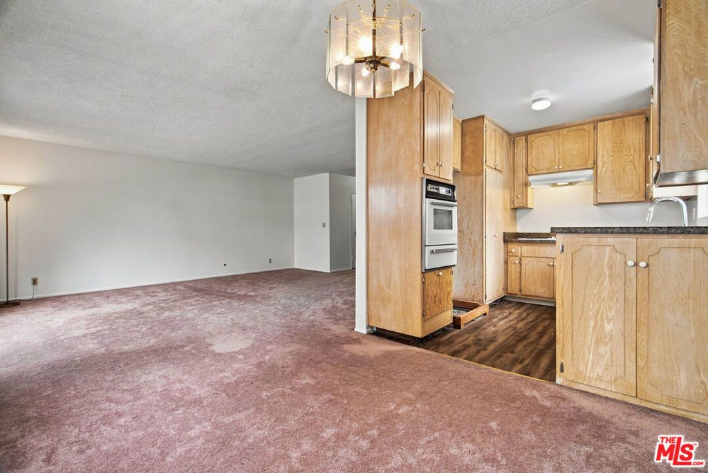 1045 S Bedford Street 3, Los Angeles, CA 90035 — photo 2