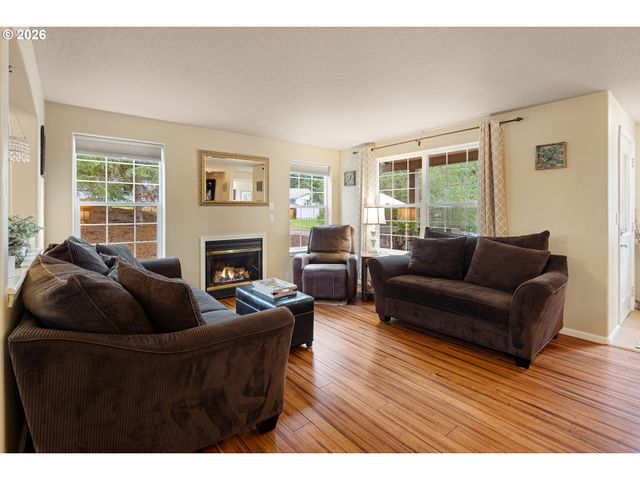 87973 SHERWOOD St, Veneta, OR 97487