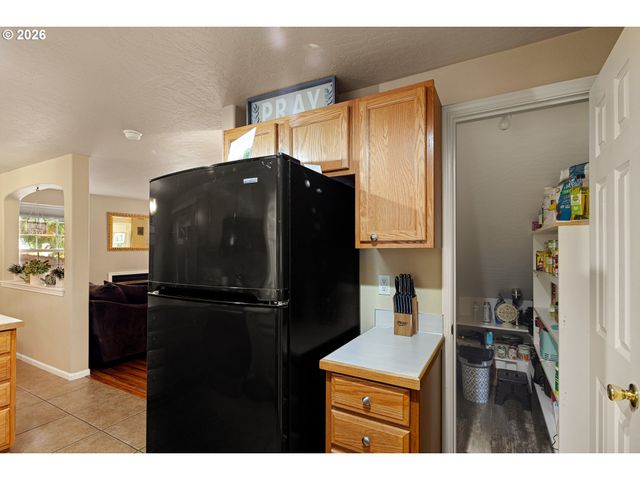 87973 SHERWOOD St, Veneta, OR 97487