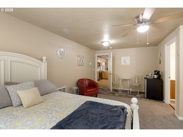 87973 SHERWOOD St, Veneta, OR 97487