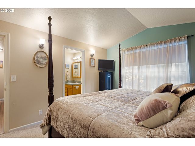87973 SHERWOOD St, Veneta, OR 97487