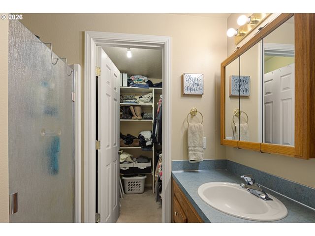 87973 SHERWOOD St, Veneta, OR 97487