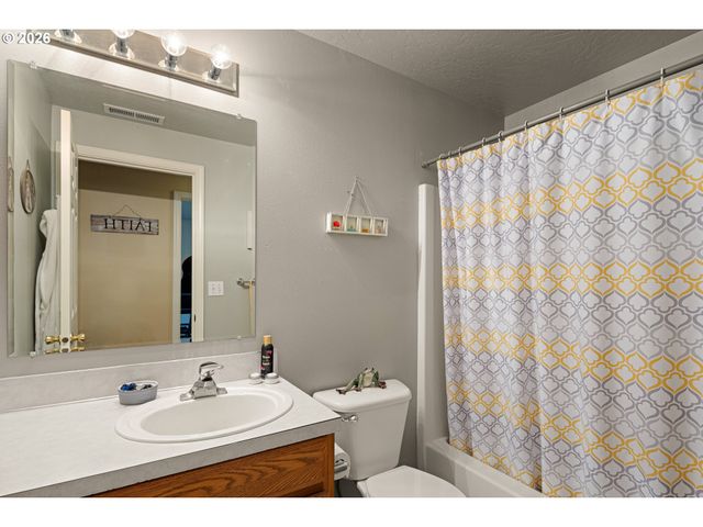 87973 SHERWOOD St, Veneta, OR 97487