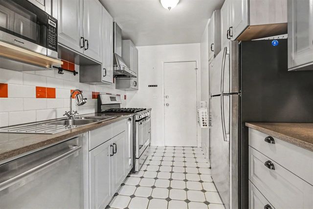 761 Skynob Drive, Ann Arbor, MI 48105