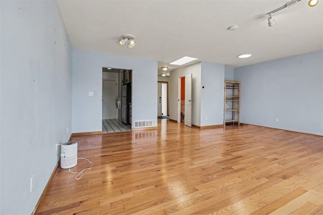 761 Skynob Drive, Ann Arbor, MI 48105