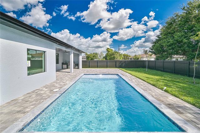 1413 NE 7TH AVENUE, Cape Coral, FL 33909