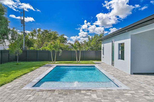 1413 NE 7TH AVENUE, Cape Coral, FL 33909