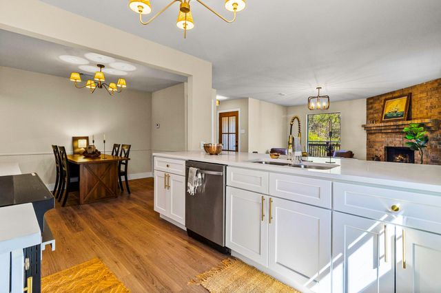 2214 Easley Circle, Huntsville, TX 77320