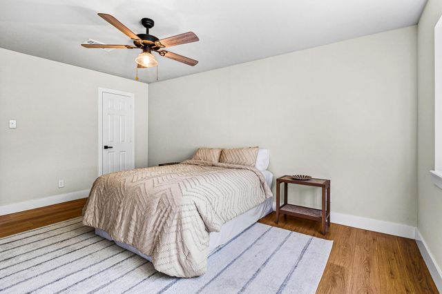 2214 Easley Circle, Huntsville, TX 77320