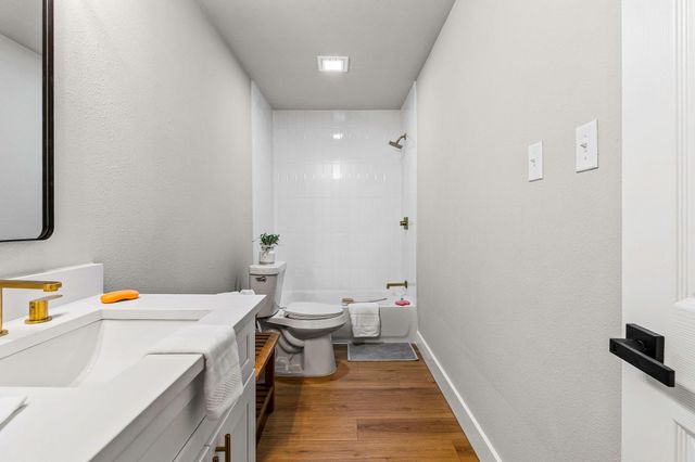 2214 Easley Circle, Huntsville, TX 77320