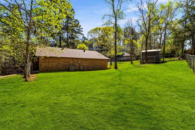 2214 Easley Circle, Huntsville, TX 77320