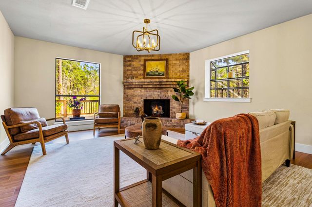 2214 Easley Circle, Huntsville, TX 77320