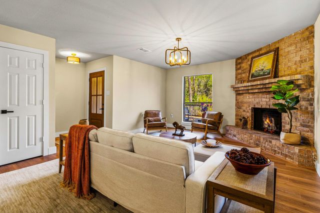 2214 Easley Circle, Huntsville, TX 77320