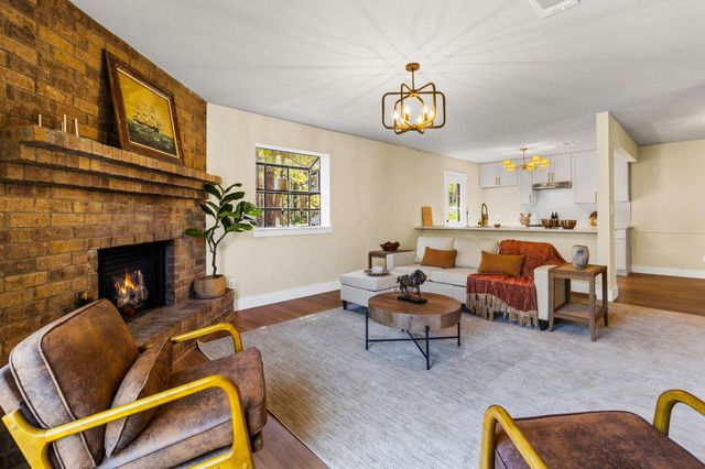 2214 Easley Circle, Huntsville, TX 77320