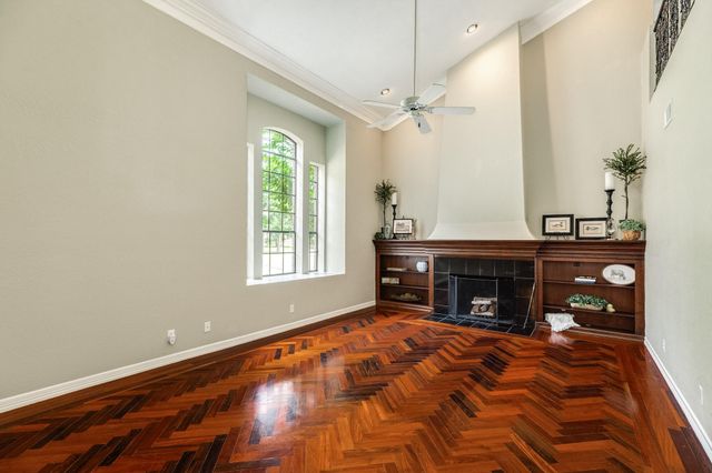 113 Rosewood Street, Lake Jackson, TX 77566