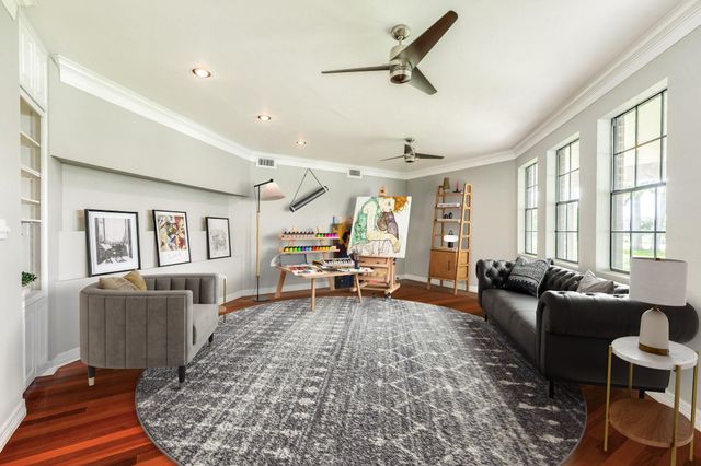 113 Rosewood Street, Lake Jackson, TX 77566