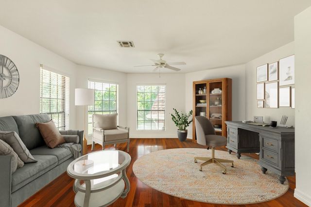 113 Rosewood Street, Lake Jackson, TX 77566